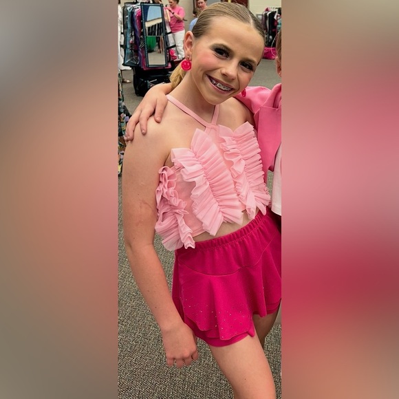 SHEIN Pink Ruffle Kids Matching Set - Picture 2 of 8